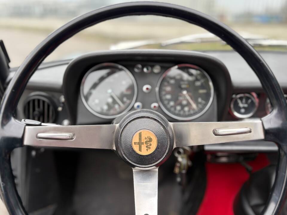 Imagen 12/32 de Alfa Romeo 1750 Spider (1970)