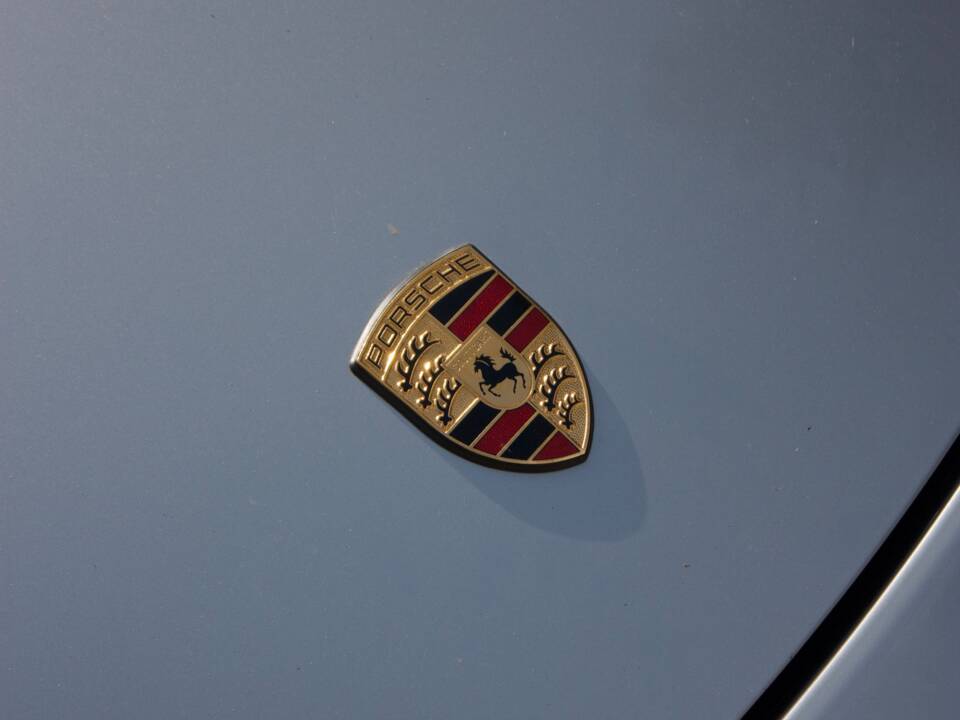 Image 19/19 of Porsche 911 Carrera 4S (2002)