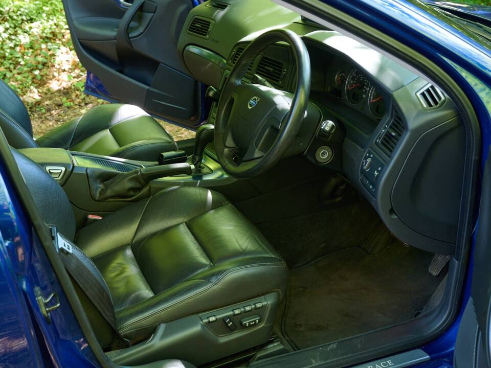 Image 4/50 of Volvo V 70 2.4 (2006)