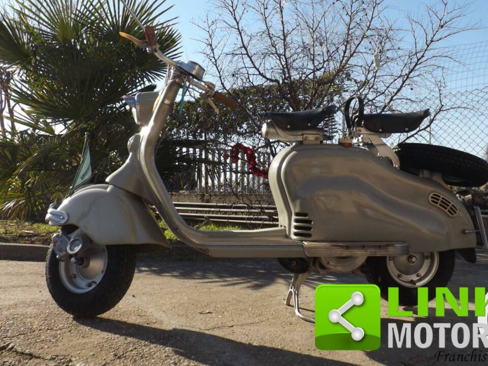 Image 1/10 de Innocenti DUMMY (1953)