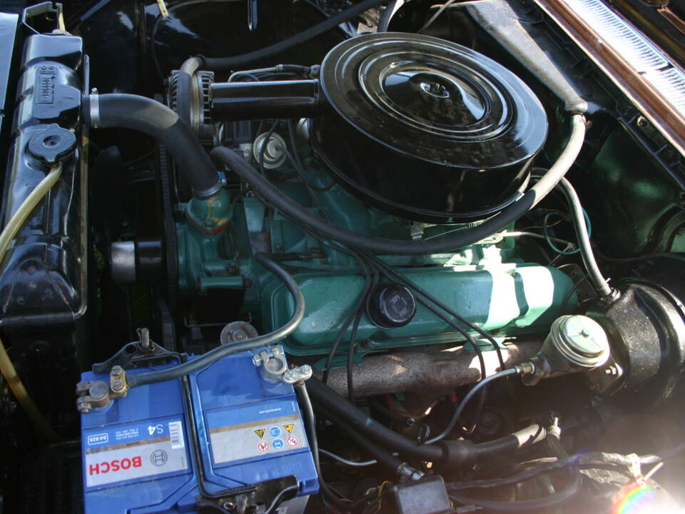 Image 19/20 of Imperial Crown Sedan (1962)