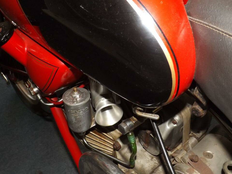 Immagine 25/35 di Moto Guzzi Falcone Turismo (1973)