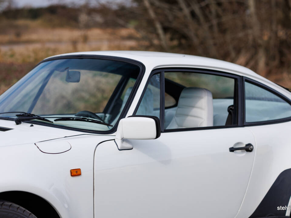 Image 18/46 of Porsche 911 Turbo 3.3 (1980)