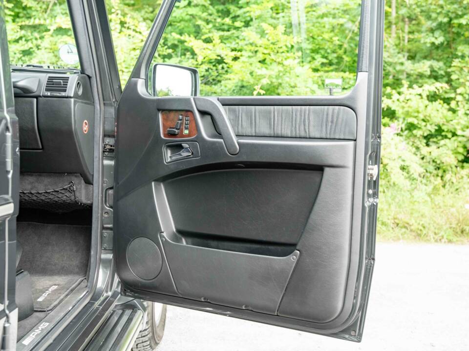 Immagine 59/99 di Mercedes-Benz G 55 AMG (LWB) (2002)