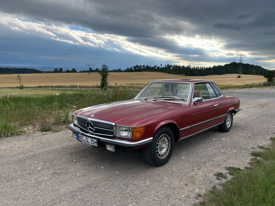 Image 2/4 de Mercedes-Benz 350 SLC (1972)