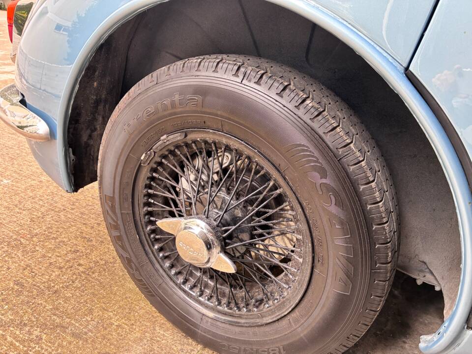 Image 30/38 of Jaguar Mk II 2.4 (1968)