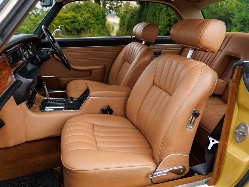 Bild 27/40 von Daimler Sovereign 4.2 (1976)