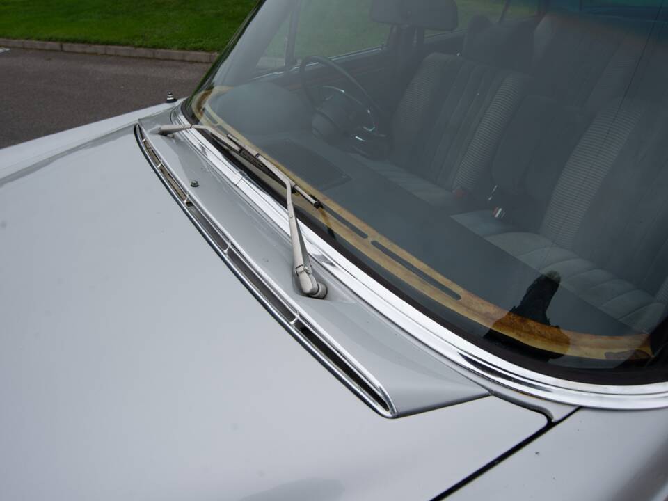 Immagine 33/34 di Mercedes-Benz 300 SEL 3.5 (1972)