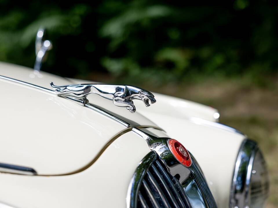 Image 9/50 de Jaguar Mk II 2.4 (1967)