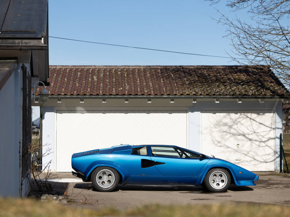 Image 11/50 of Lamborghini Countach LP 400 S (1981)