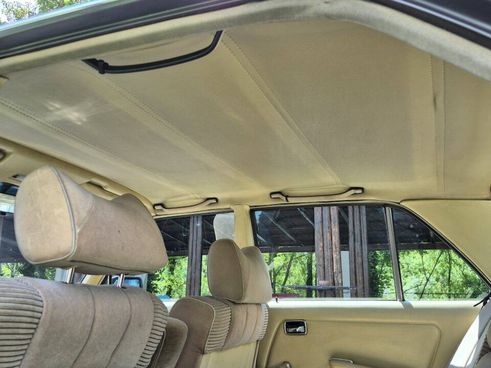 Image 43/71 of Mercedes-Benz 240 D (1980)