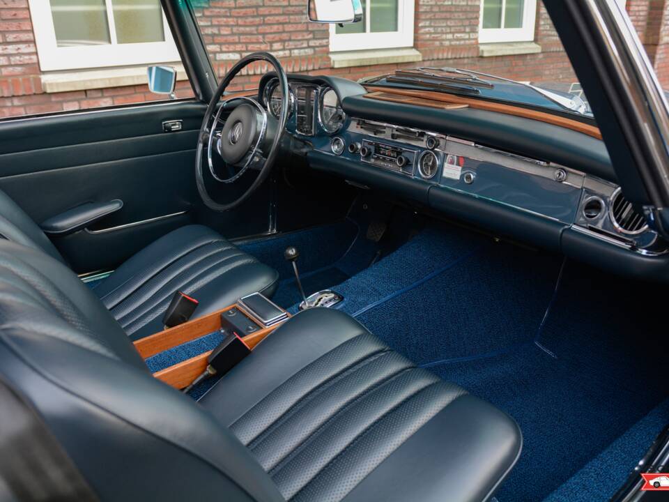 Image 7/14 of Mercedes-Benz 280 SL (1971)