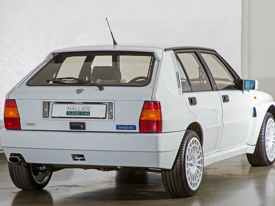 Image 4/20 de Lancia Delta HF Integrale Evoluzione I (1992)