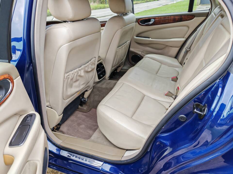 Bild 34/50 von Jaguar XJ 8 3.5 (2003)