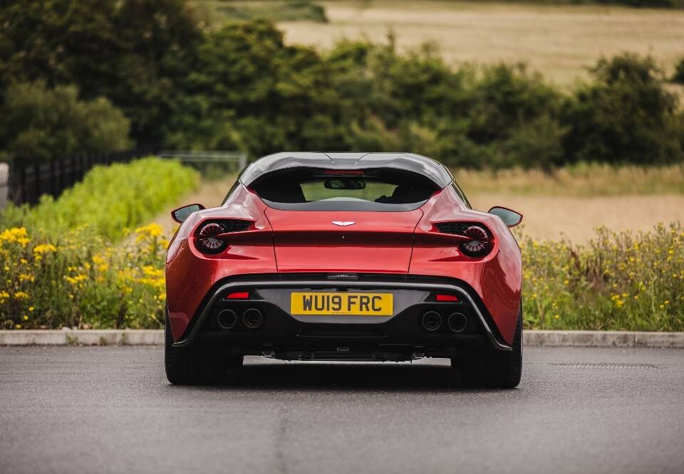 Image 14/48 of Aston Martin Vanquish Zagato Shooting Brake (2019)