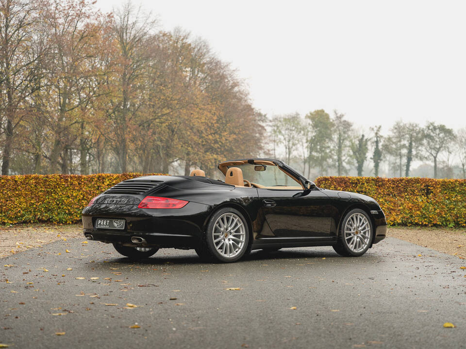 Image 16/96 of Porsche 911 Carrera 4 (2006)