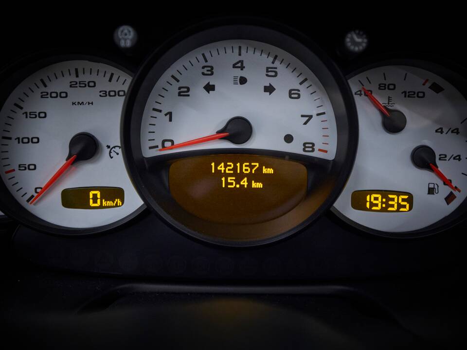Imagen 97/98 de Porsche 911 Carrera 4S (2004)