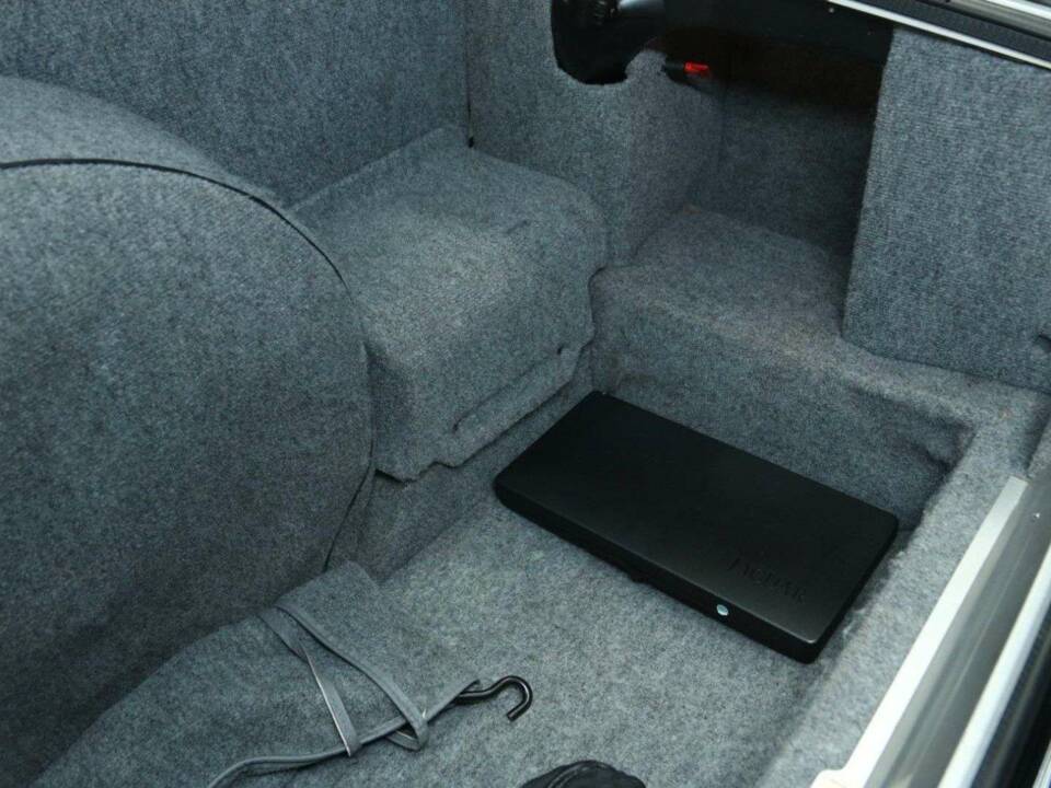 Image 43/50 de Jaguar XJS 5.3 V12 (1992)