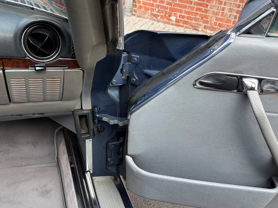 Image 73/88 of Mercedes-Benz 380 SL (1984)