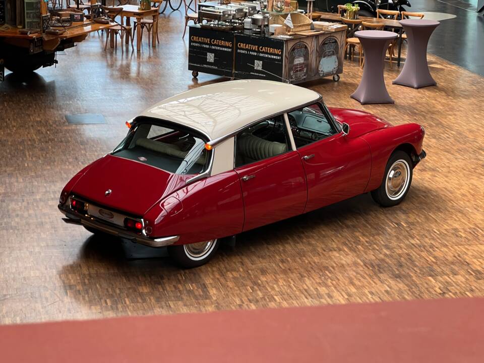 Image 10/37 of Citroën ID 19 (1967)