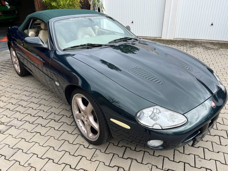 Image 17/20 de Jaguar XKR (2001)