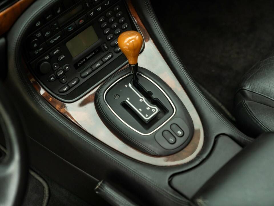 Bild 50/50 von Jaguar XJR 4.0 (2000)