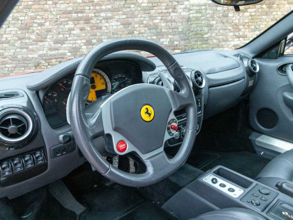 Bild 24/50 von Ferrari F 430 (2005)