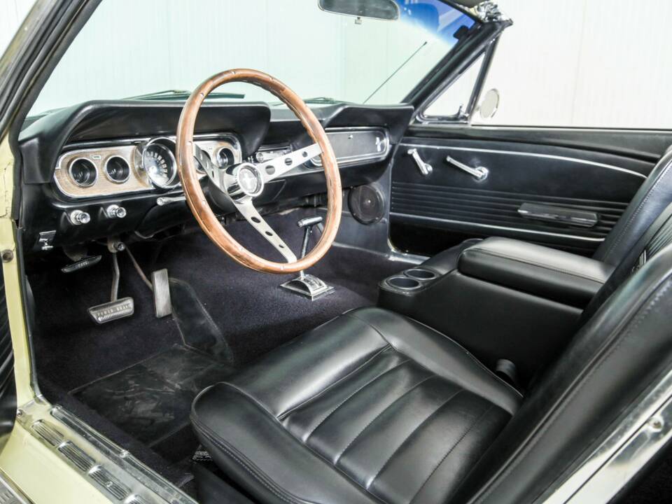 Imagen 11/50 de Ford Mustang 390 GTA (1966)