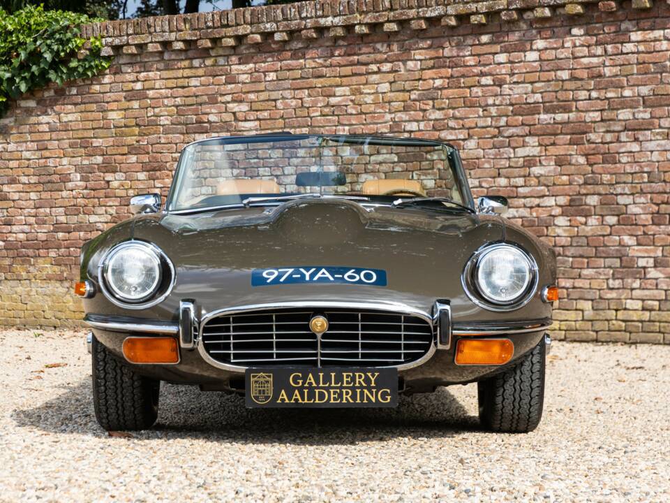 Image 17/50 de Jaguar Type E V12 (1973)