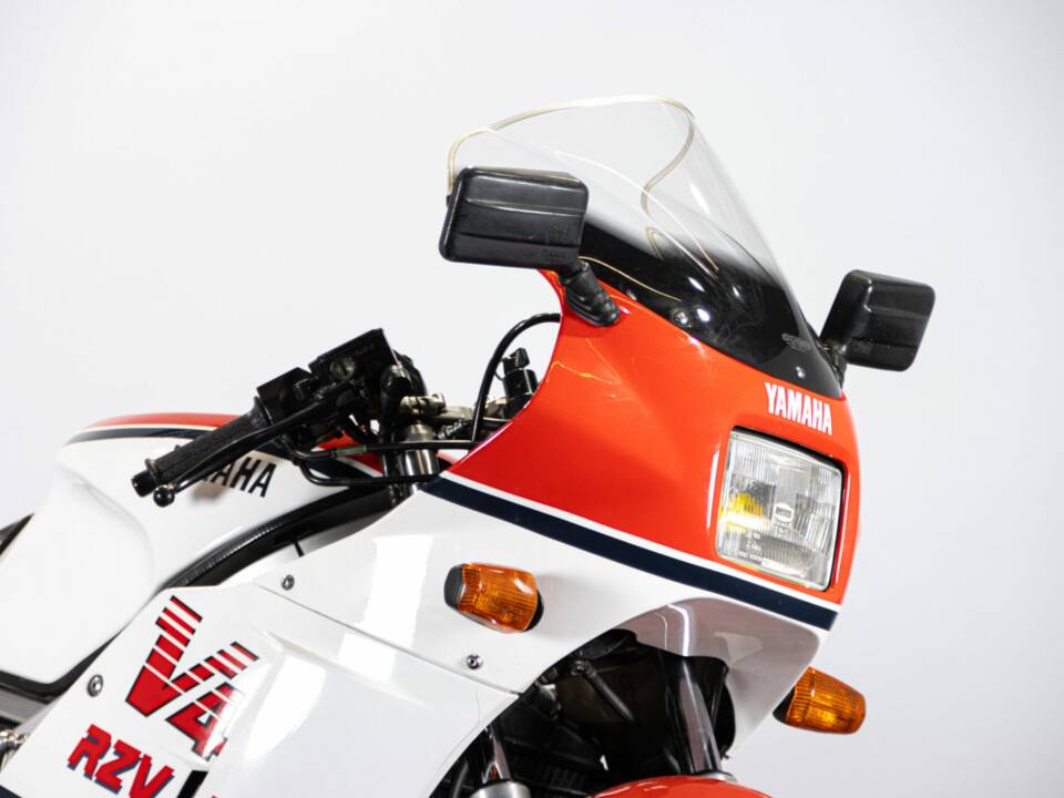 Immagine 32/50 di Yamaha RZV 500 R (1985)
