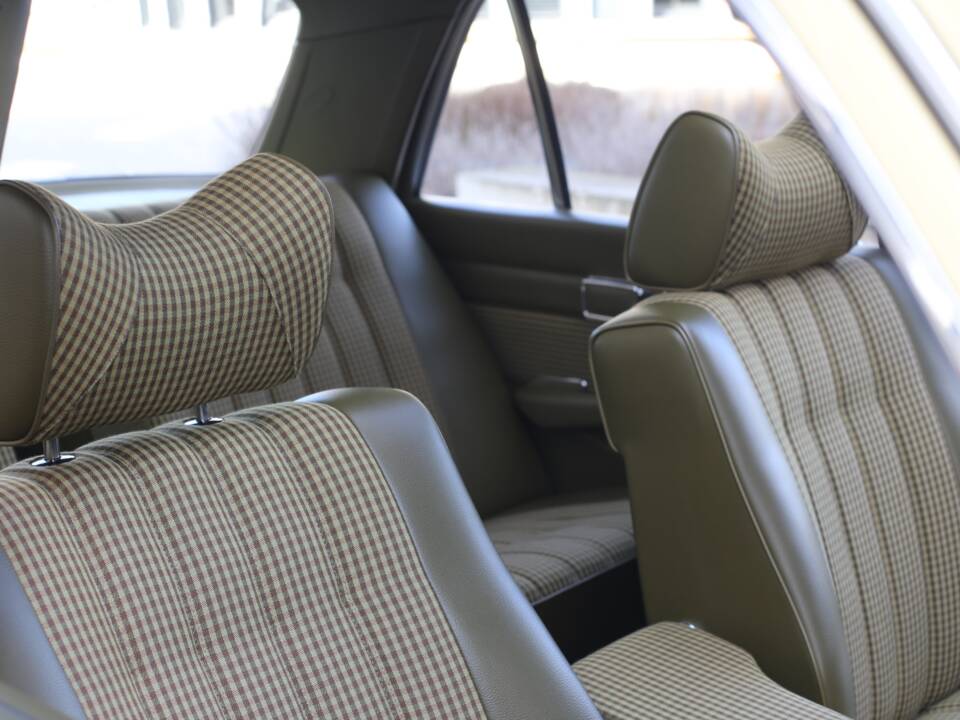 Bild 51/76 von Mercedes-Benz 280 SE (1977)