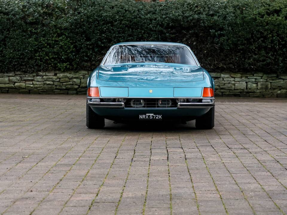 Image 42/65 of Ferrari 365 GTB&#x2F;4 Daytona (1972)