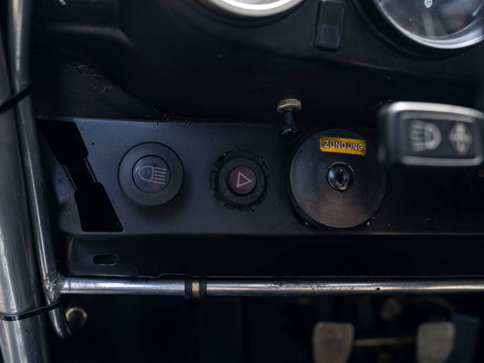 Image 19/31 of Porsche 934 (1976)