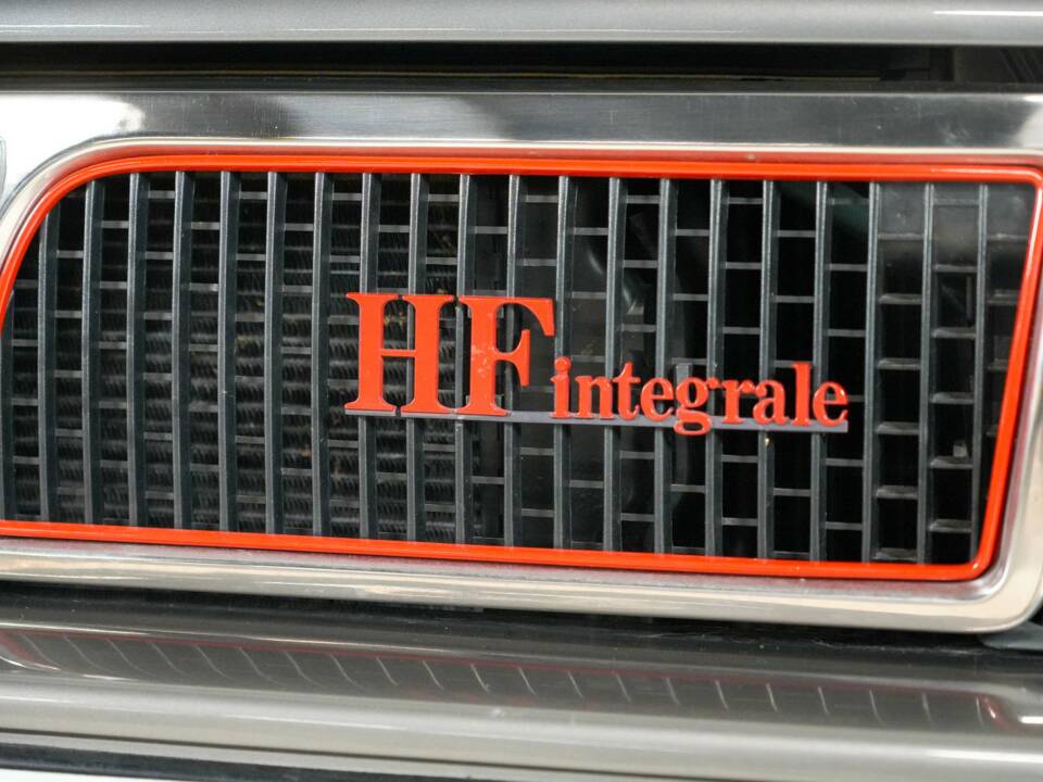 Image 46/46 of Lancia Delta HF Integrale (1988)