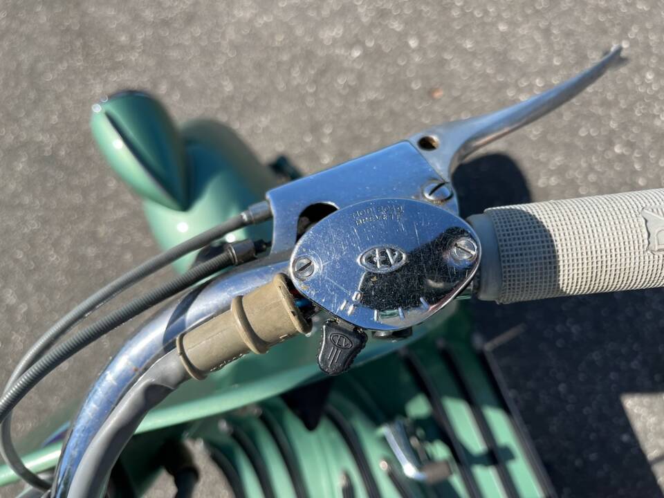 Immagine 18/32 di Piaggio Vespa 125 (1951)