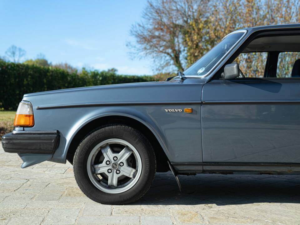 Bild 18/50 von Volvo 240 Diesel (1984)