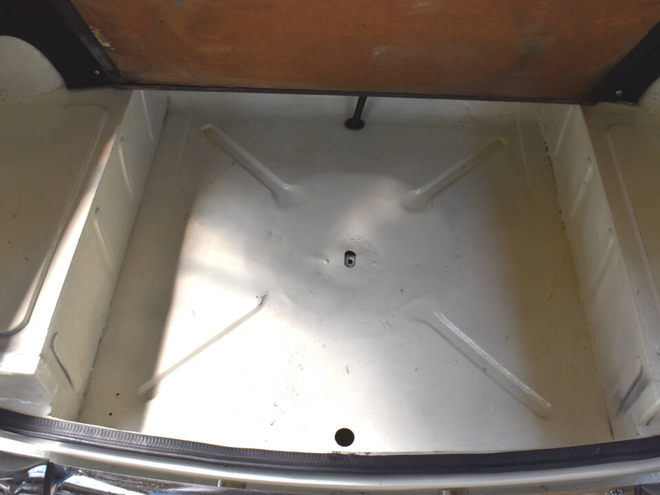 Bild 24/41 von Triumph TR 4A IRS (1965)