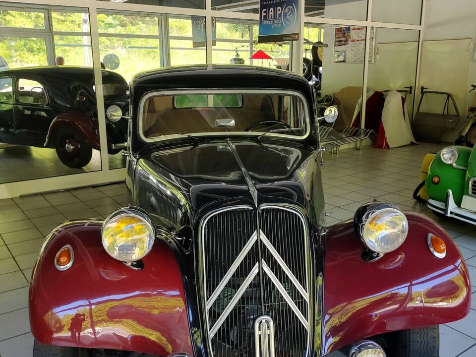 Image 1/9 of Citroën Traction Avant 11 BN Normale (1954)