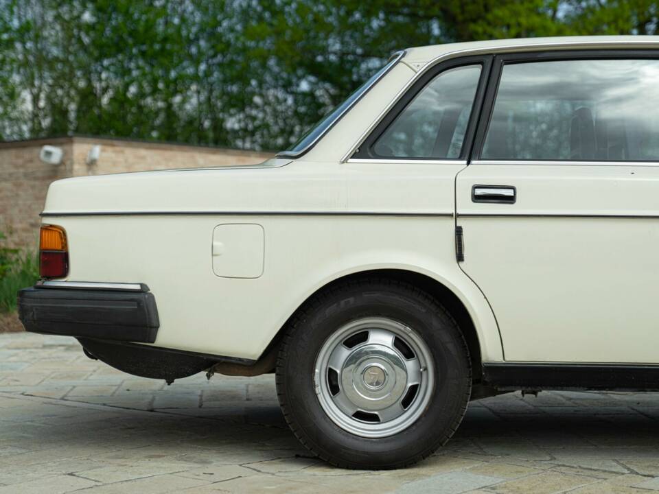Bild 17/50 von Volvo 240 Diesel (1982)