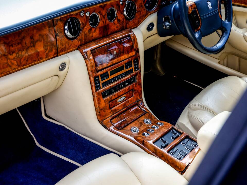 Bild 34/50 von Rolls-Royce Silver Seraph (2000)