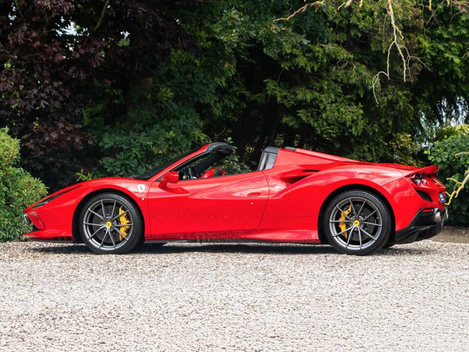 Image 6/19 of Ferrari F8 Spider (2020)