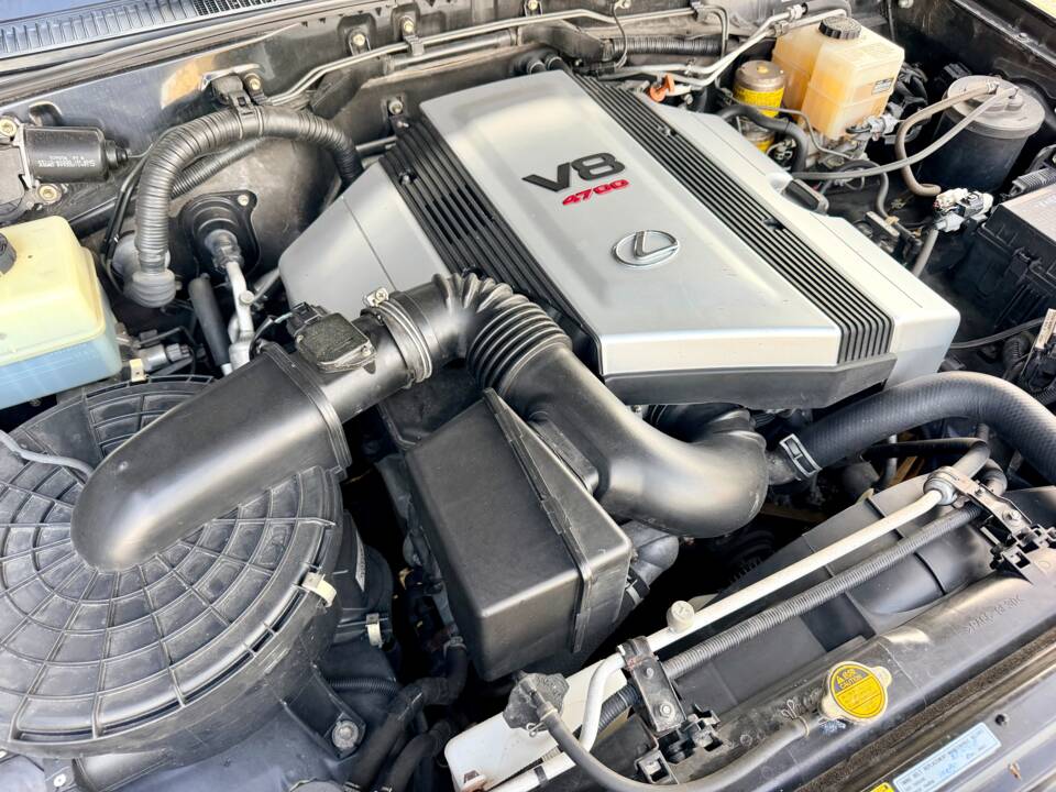Image 29/32 of Lexus LX 470 (2003)