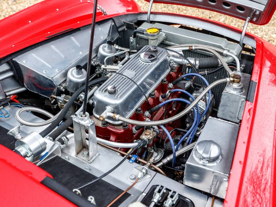 Image 5/49 of MG MGA 1850 (1960)