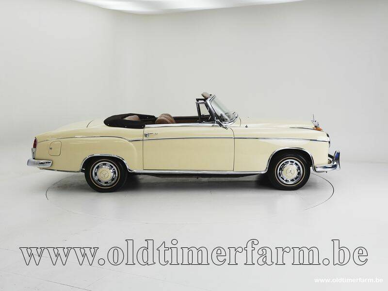 Image 9/15 of Mercedes-Benz 220 SE b (1961)