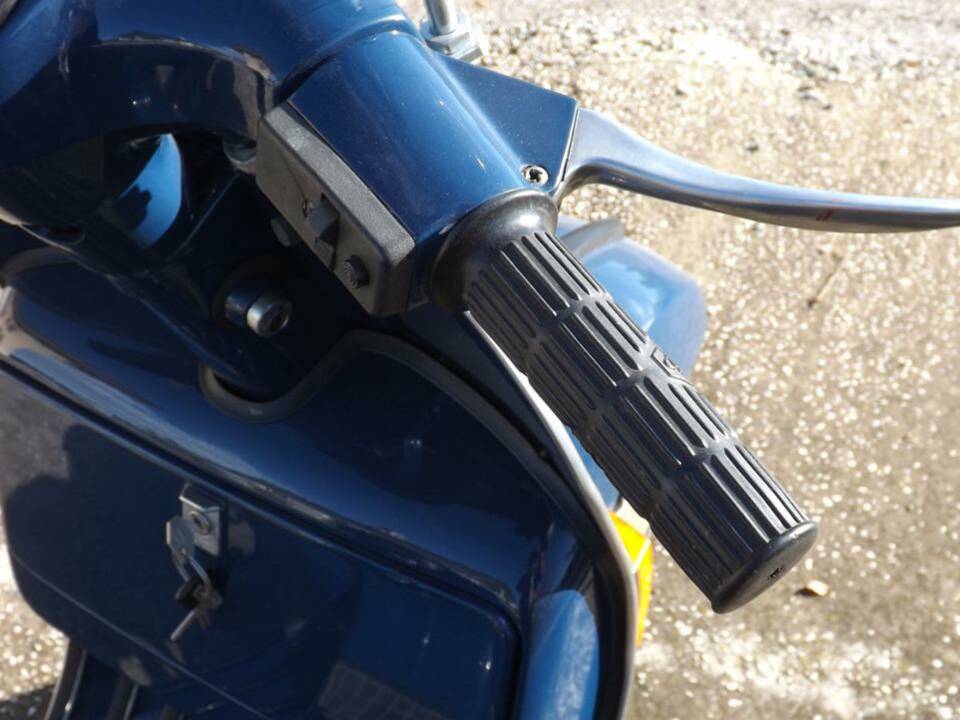 Bild 11/20 von Piaggio Vespa P 125 X (1979)