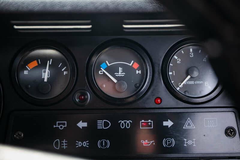 Image 21/50 of Land Rover Defender 90 "50th Anniversary" (1998)