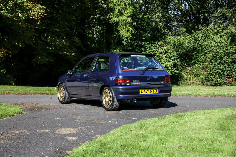 Image 3/49 of Renault Clio I Williams (1994)