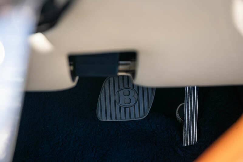 Image 19/47 of Bentley Continental (1987)