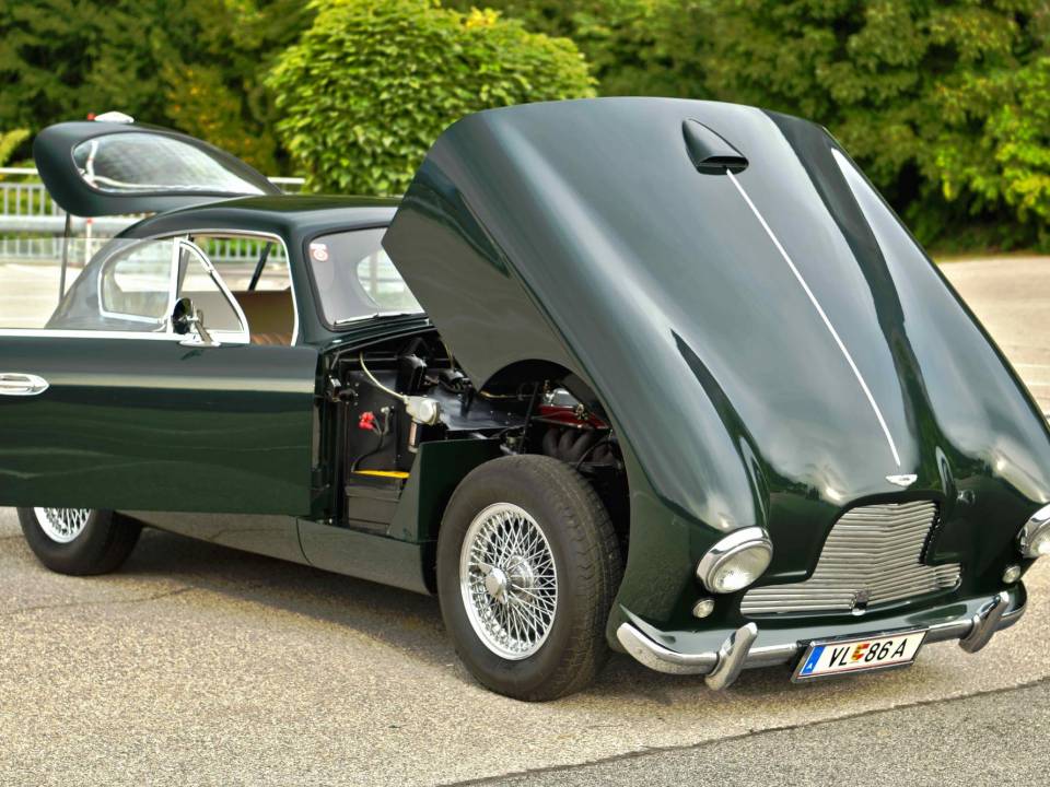 Image 12/50 of Aston Martin DB 2&#x2F;4 Mk I (1954)