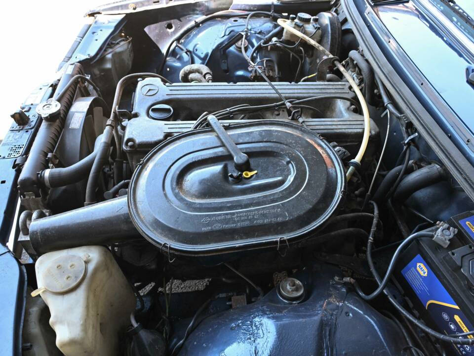 Bild 48/50 von Mercedes-Benz 280 CE (1983)
